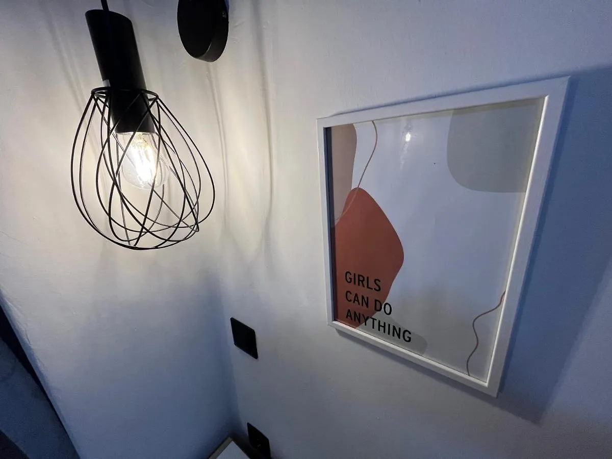 Jordan'S Room 6 Θεσσαλονίκη 0*,